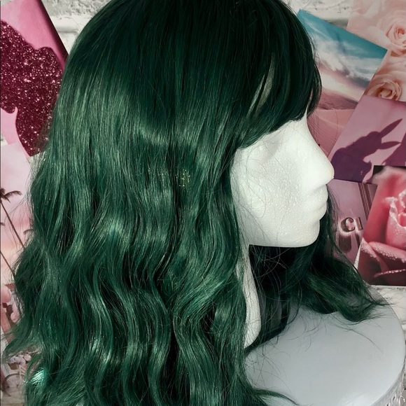 Wavy Green Synthetic Wig with Side Swept Bangs Shoulder Length - Picture 2 of 4